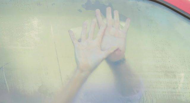 Małgorzata Socha w teledysku Sławomira “Aneta”