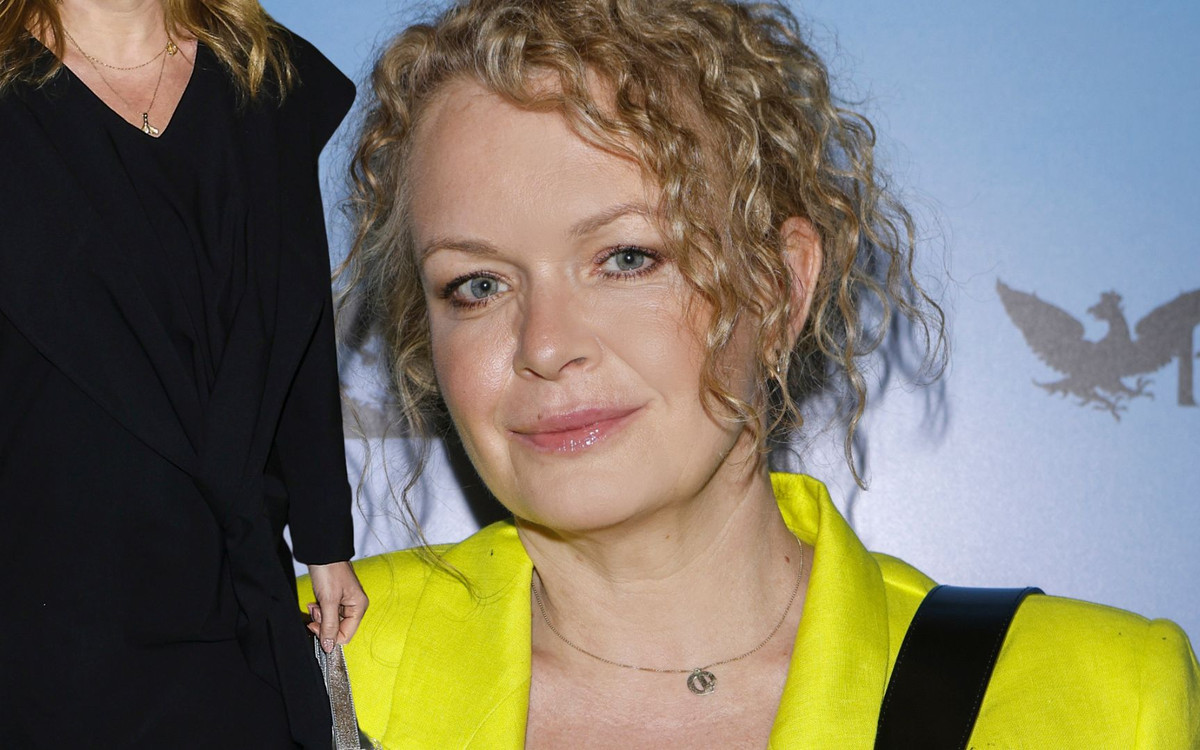 Daria Widawska niemalże w prostych włosach na salonach. Rzadki widok! Poznajecie aktorkę?