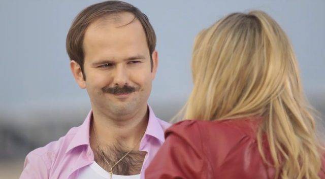 Małgorzata Socha w teledysku Sławomira “Aneta”