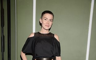 Olga Bołądź w kreacji eksponującej nogi (FOTO)