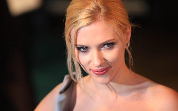 Scarlett Johansson twierdzi, że potrafi śpiewać