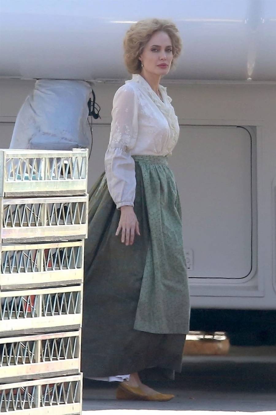 Angelina Jolie jest teraz BLONDYNKĄ! Wygląda zupełnie inaczej