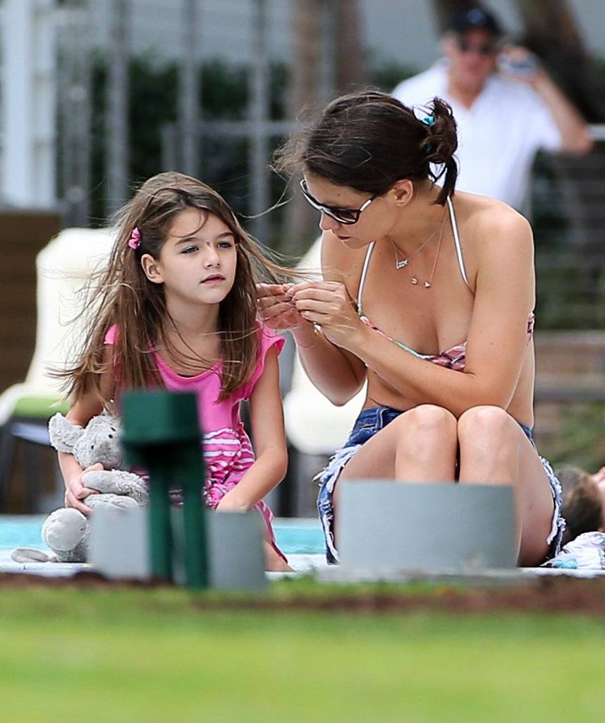 Suri Cruise – w 2016 roku córka Toma Cruise’a i Katie Holmes skończyła 10 lat