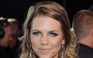 Aleksandra Kwaśniewska zaciska pasa?