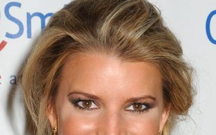 Kwitnąca Jessica Simspon (FOTO)