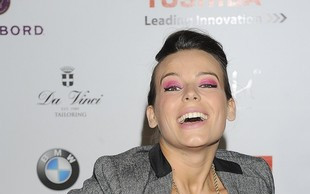 Mucha z brzuszkiem na pokazie mody (FOTO)