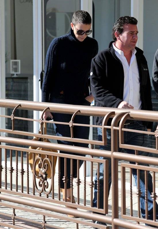 Charlize Theron w krótkich włosach