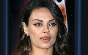 Mila Kunis jada śniadania o smaku… tektury