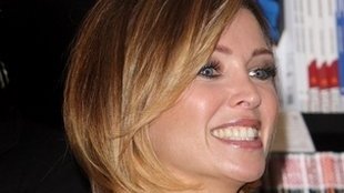 Dannii Minogue dwoi się i troi podczas promocji książki FOTO