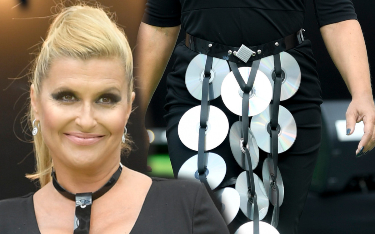 Odchudzona Katarzyna Skrzynecka przeszła po wybiegu (ZDJĘCIA)