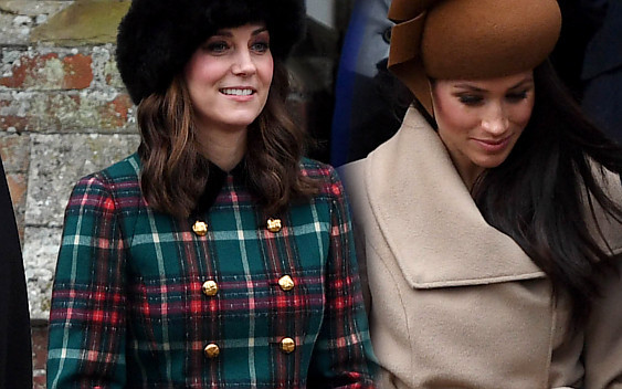Kate i Meghan na świątecznym nabożeństwie (ZDJĘCIA)