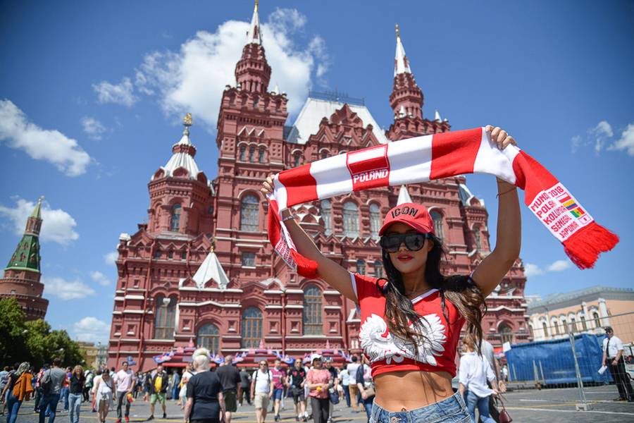 Karolina Emus, Miss Mundialu, kibicuje polskiej drużynie