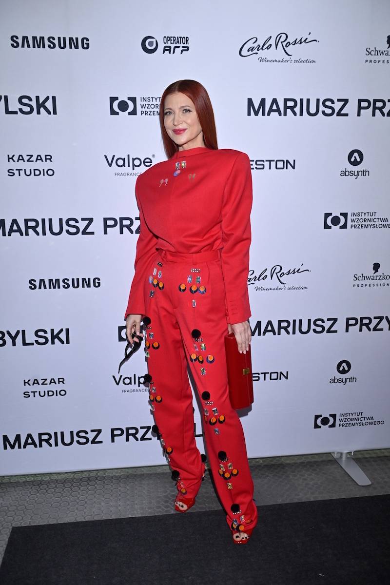 Plejada gwiazd na pokazie Mariusza Przybylskiego: Andrzej Piaseczny, Anna Popek, Żmuda Trzebiatowska…