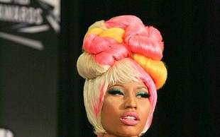 Czyj to gigantyczny kok? (FOTO)