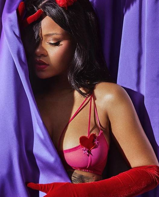 Rihanna reklamuje bieliznę