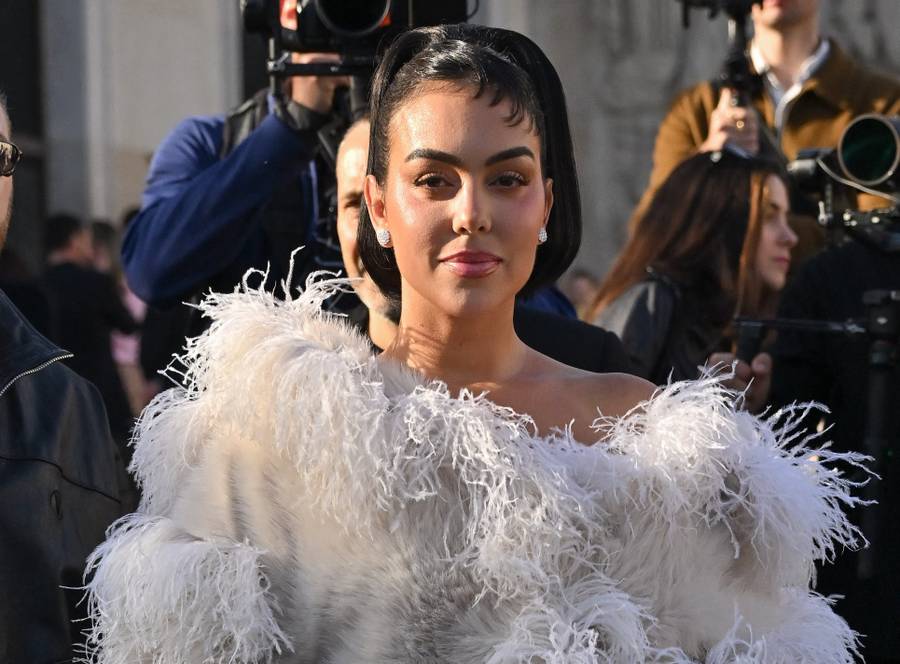 Wystrojona Georgina Rodriguez skradła cały Fashion Week. Aż trudno oderwać wzrok!