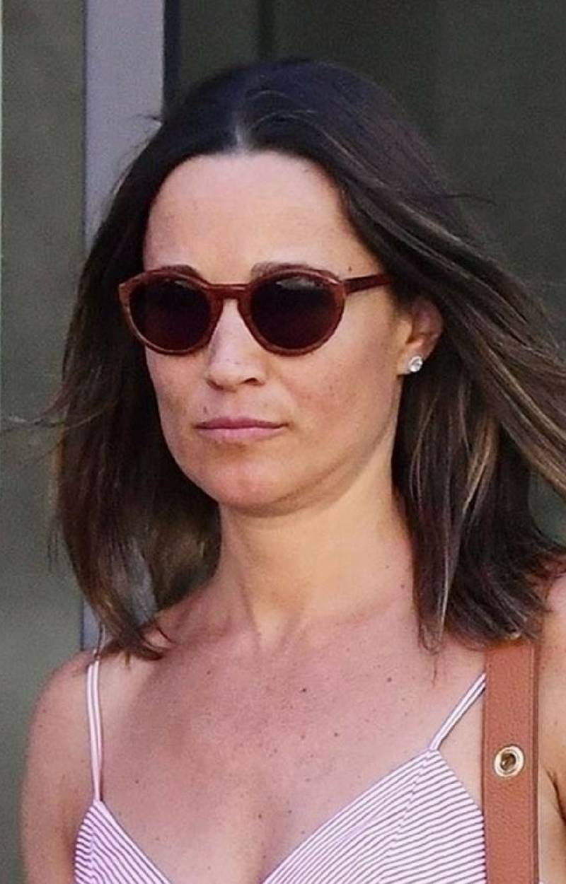 Pipa Middleton ma już spory brzuszek! Promienieje w różowej, letniej sukience!