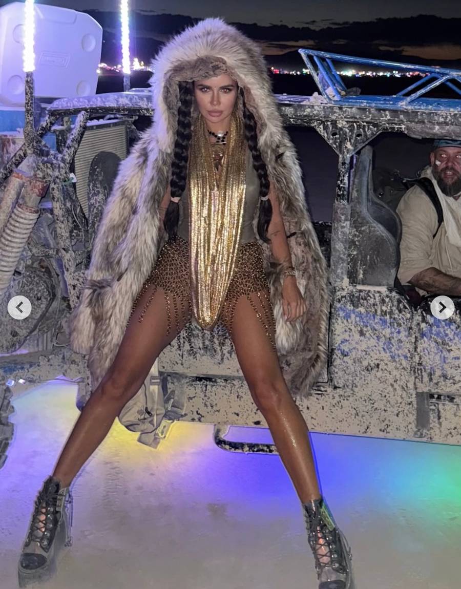 Natalia Siwiec ROZPALIŁA internet kolejnymi zdjęciami z Burning Man: “Miejsce gdzie dorośli mogą być dziećmi”