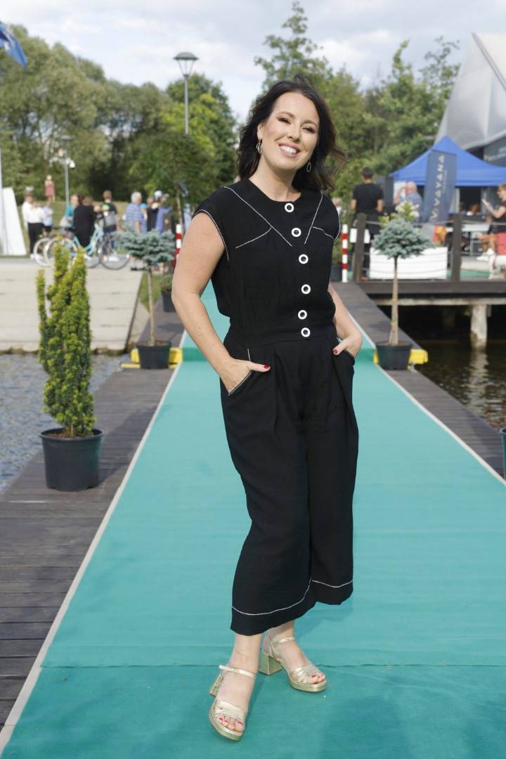 Gwiazdy prezentują liczne stylizacje na pokazie charytatywnym: Hyży, Opczowska, Węgrowska…