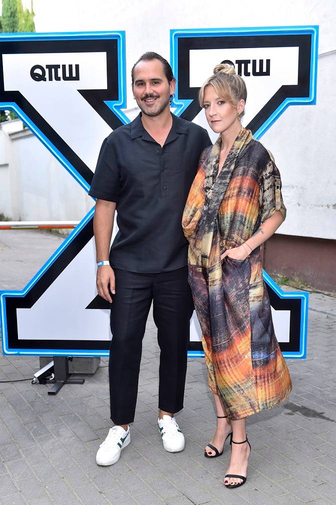 Pokaz Roberta Kupisza. Karolina Pisarek w odważnej sukience, Lara Gessler jak PAW, Kazadi w spódnicy z BYKIEM