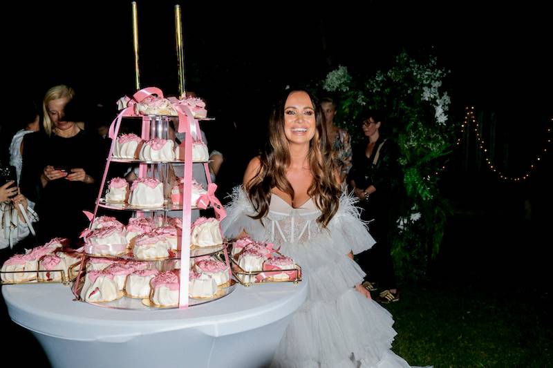 Premiera singla Mrozińskiej. Dawno niewidziany Tomasz Ciachorowski, Kaczorowska pokazała biust i zgrabny brzuch