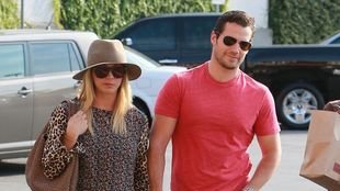 Związek Henry’ego Cavilla i Kaley Cuoco to ustawka?