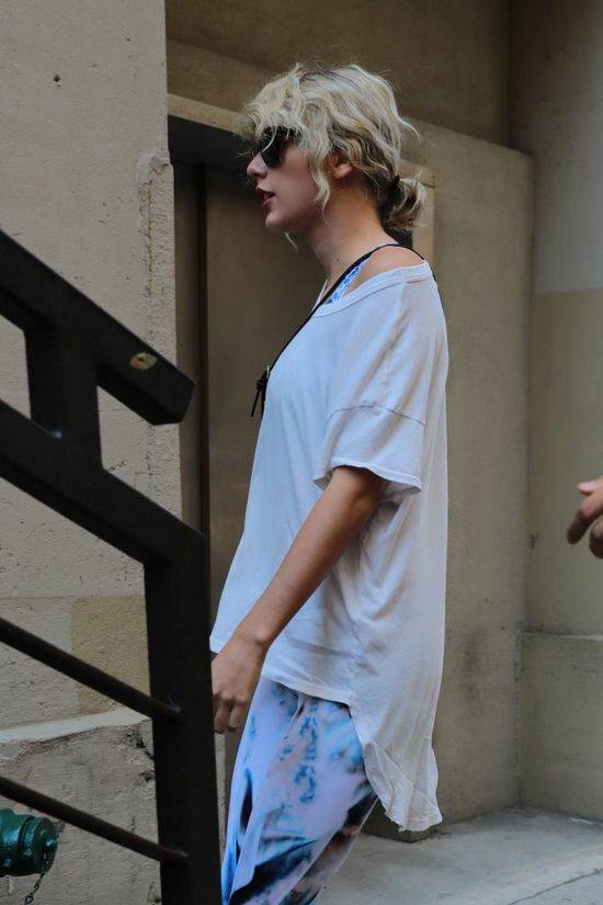 Kto jest ojcem dziecka Taylor Swift? Brzuszek jest już widoczny!