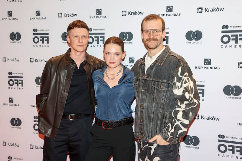 Gala zamknięcia festiwalu w Krakowie. Dwie przyjaciółki, Kuna i Warnke wyglądają zjawiskowo, szczuplutka Marta Nieradkiewicz