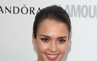 Zjawiskowa suknia Jessiki Alby (FOTO)