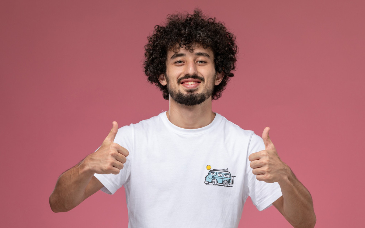 Czym wyróżniają się koszulki JHK spośród innych marek?