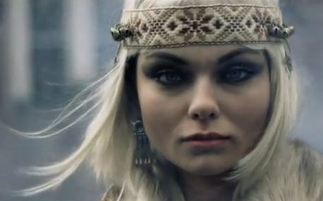 Śliczna Luxuria Astaroth w nowym klipie Donatana Budź się