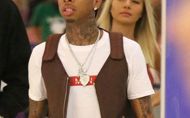 Tyga z blondynka na lotnisku