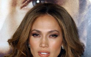 Jennifer Lopez podkreśla biodra