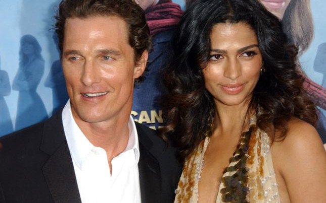 Camila Alves wie, jak podkreślić swą urodę (FOTO)
