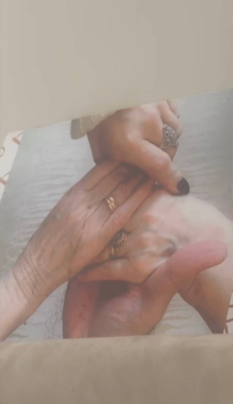 Doda pokazała pamiątki z rodzinnego domu. Obrazek babci wyciska z oczu łzy!