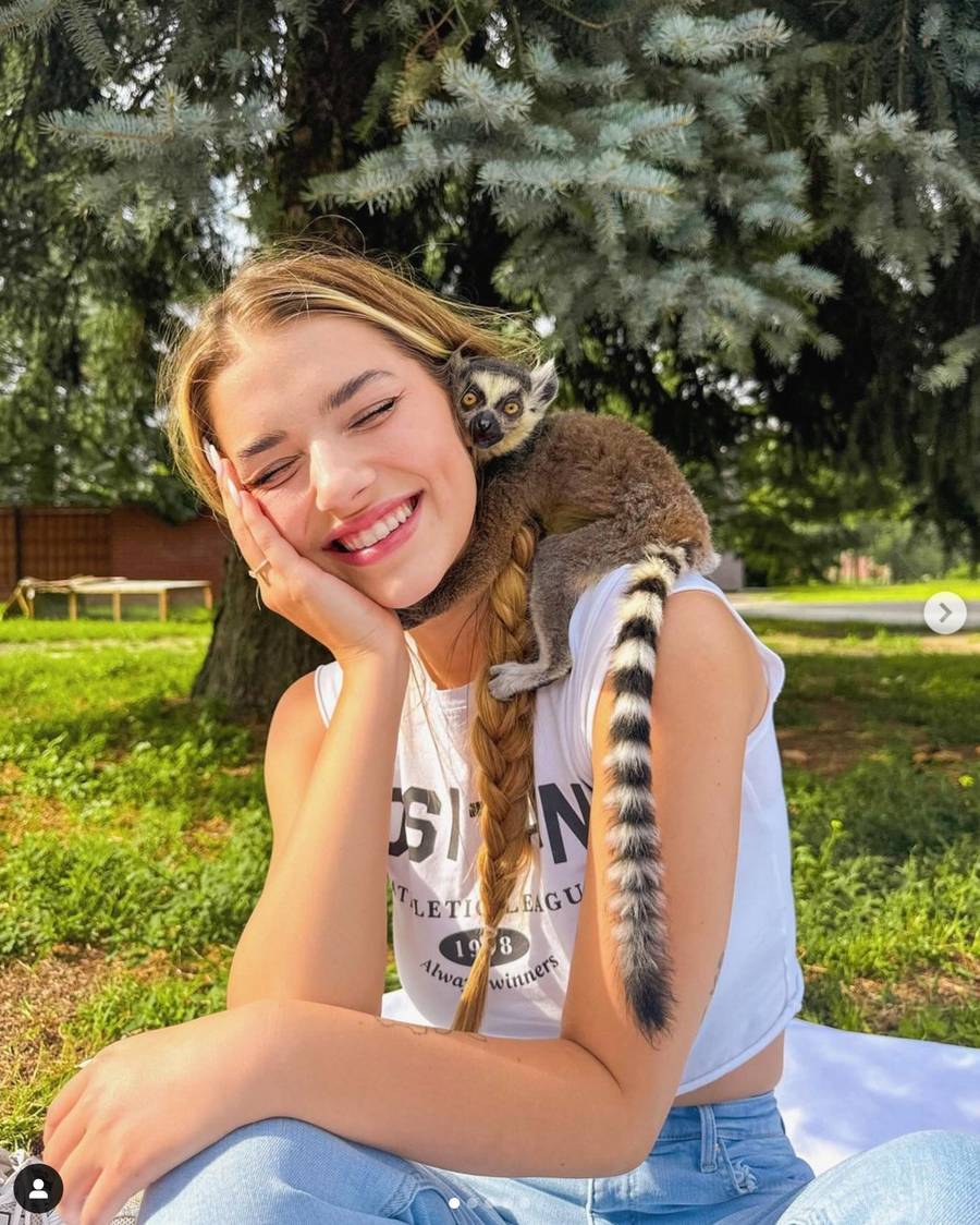 Marzyła o wzięciu udziału w “Tańcu z Gwiazdami”. Kim jest 24-letnia idolka młodzieży, Julia Żugaj?