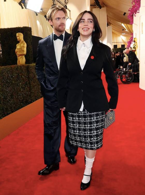 Oscary 2024. Gwiazdy na czerwonym dywanie: Emma Stone w kreacji LV, a Ariana Grande w pontonie?!