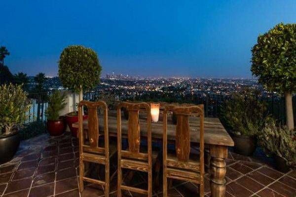 Stary dom  Megan Fox