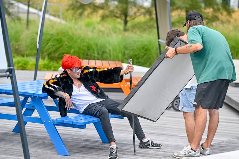 Xavier Wiśniewski zaangażował całą rodzinę do teledysku. Co tam się działo… (ZDJĘCIA)