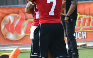 Jennifer Lopez z chłopakiem na boisku (FOTO)