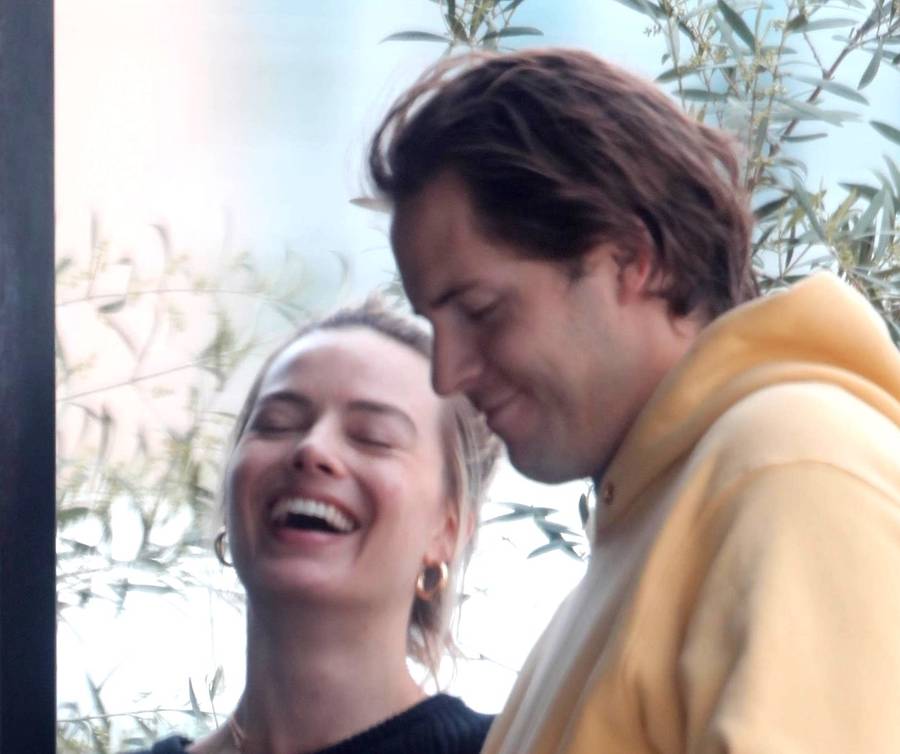 Robbie Margot na zakupach z mężem. Zakochasz się w jej stylizacji