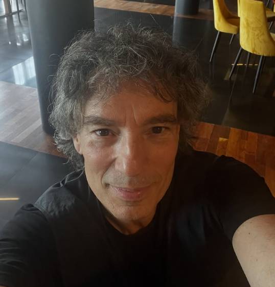 Stachursky mocno schudł i przeszczepił sobie włosy. Tak teraz wygląda