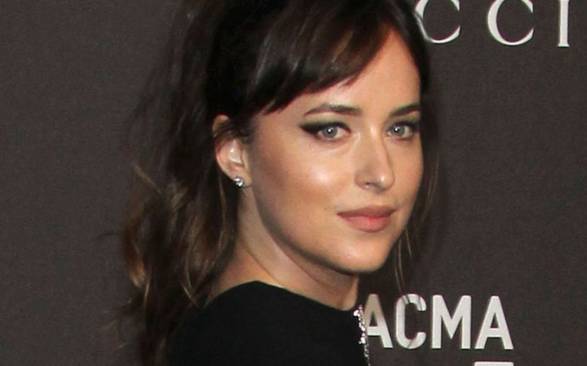 Dakota Johnson w kreacji od Gucci na gali LACMA – jak ocenicie jej look?