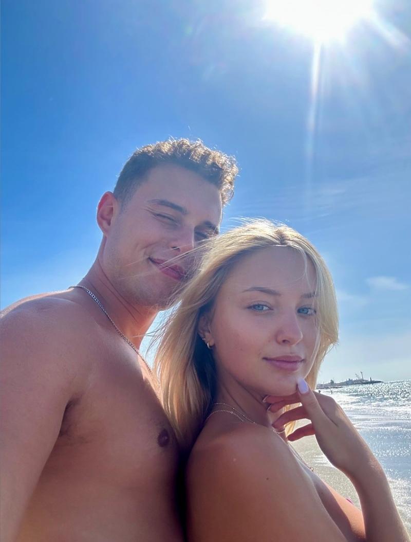 Adam Zdrójkowski z tajemniczą dziewczyną, fot. Instagram.