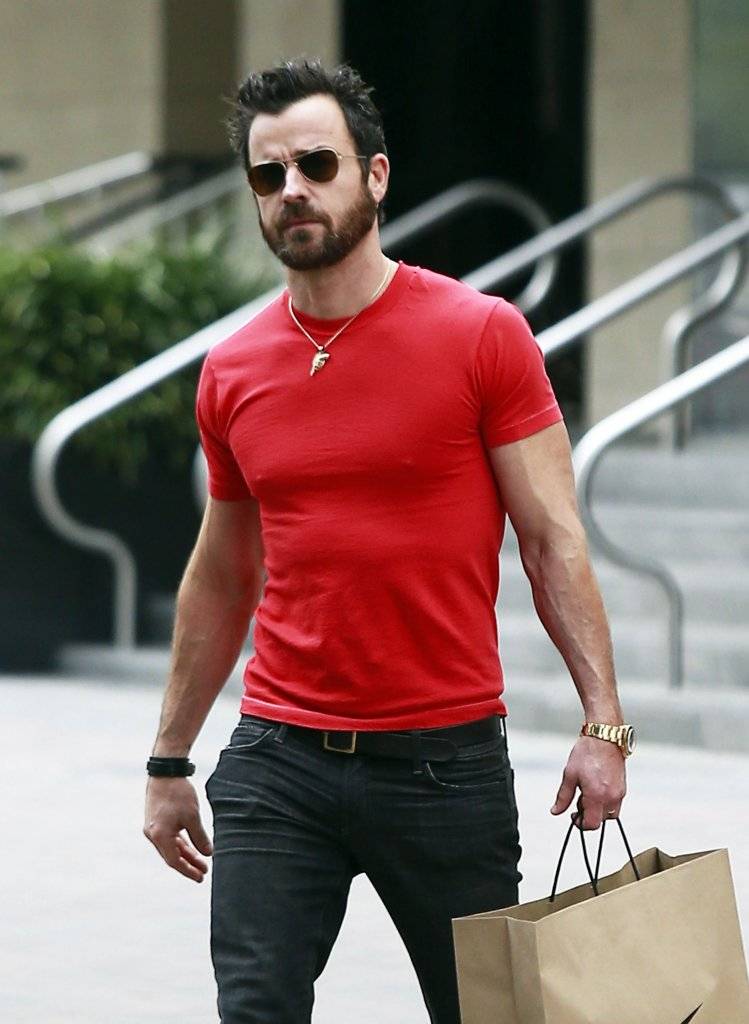 Jak czuje się mąż Jennifer Aniston włączony w rozwód Jolie i Pitta