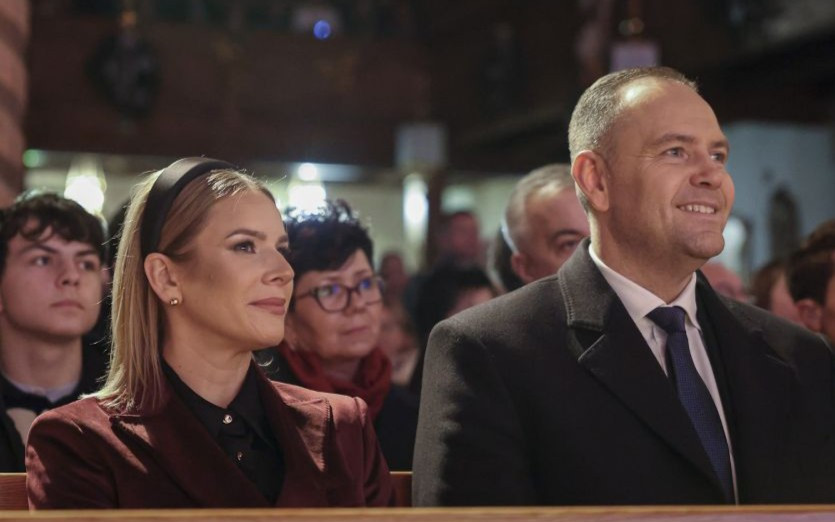 “Wybrakowana”. Marta Nawrocka w wyjątkowo nietrafionej stylizacji (FOTO)