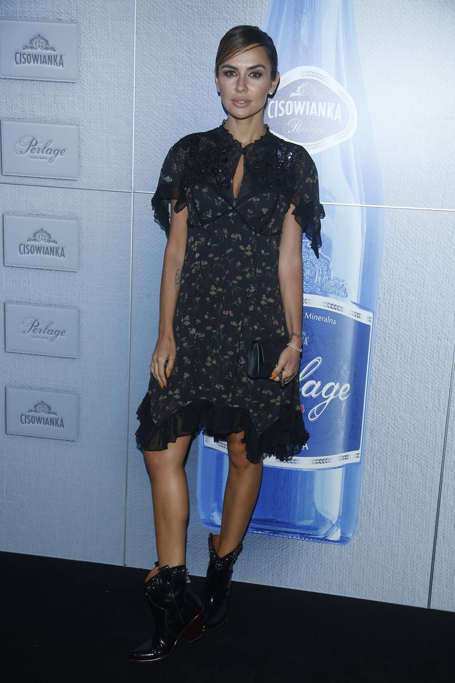 Sklejona grzywka, NIESKROMNE dekolty i dziwaczne kreacje! GWIAZDY na ściance