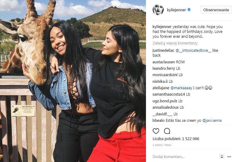 Kylie Jenner ODSŁONIŁA brzuszek! NOWE zdjęcia na Instagramie celebrytki