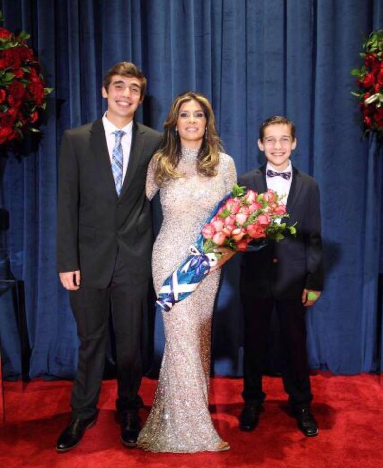 Zrobiła sobie szereg operacji plastycznych, żeby wyglądać jak Melania Trump