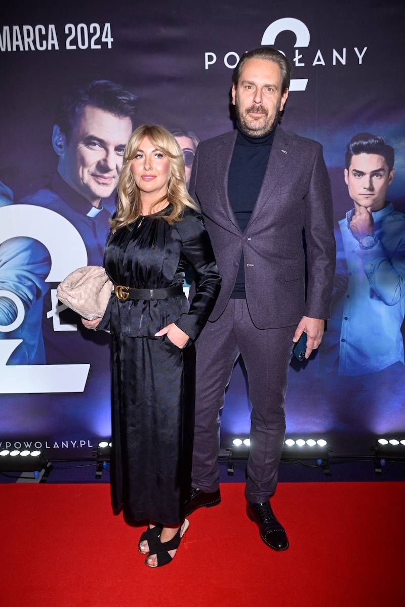 “Powołany 2”. Anna Popek wróciła po zwolnieniu z TVP, Hyży z narzeczonym w DRESACH, Modest Amaro….